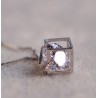 Collier Cube Cristal de diamant et pendentif style carré